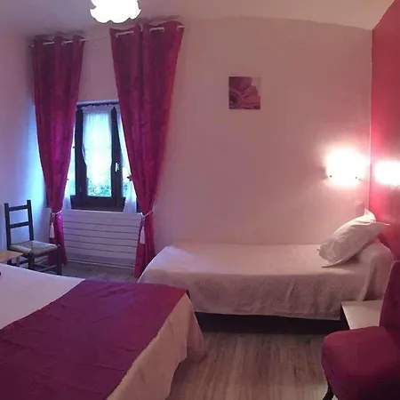 Les Glycines 3* Cancon