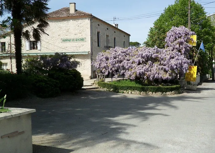 Oda ve Kahvaltı Les Glycines Cancon