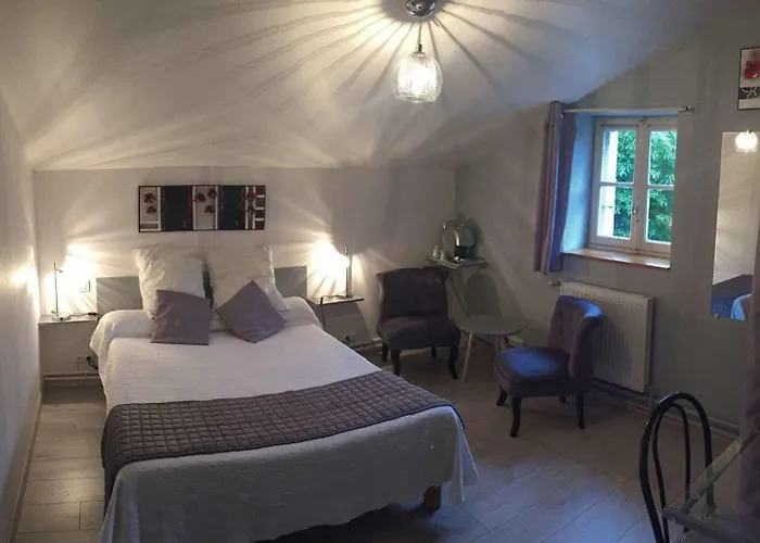 Oda ve Kahvaltı Les Glycines